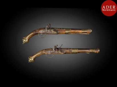 null Paire de pistolets d’arçon, Empire ottoman, XIXe siècle
Canon rond, platine...