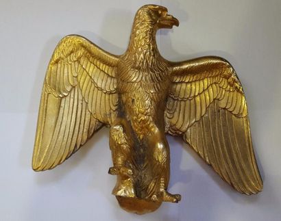 null Reproduction d’un aigle de drapeau.
Modèle 1804, en bronze doré.
