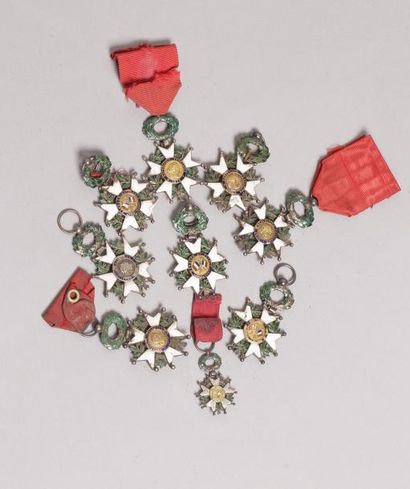 null Ensemble de 9 légions d’honneur d’époque IIIe République.
Épaves. Argent, or...