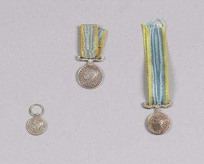 GRANDE-BRETAGNE 
Trois médailles de Crimée...