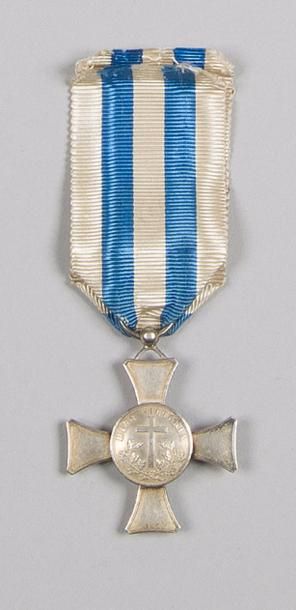 null VATICAN
Médaille de Mentana dite « d’officier », créée en 1867.
Argent. Ruban....