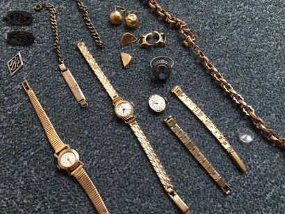 null Lot de bijoux en or 18 K (750 °/°°) comprenant :
Un bracelet, une paire de clips...