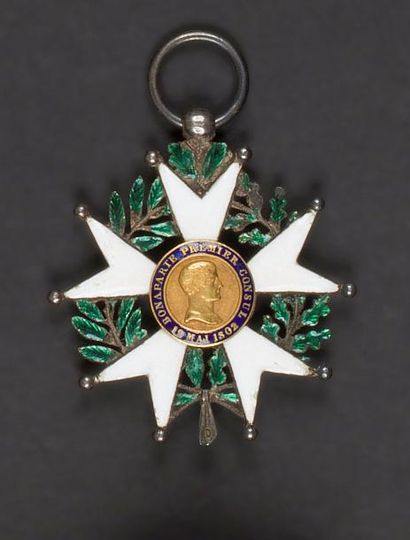 null FRANCE
ORDRE DE LA LÉGION D’HONNEUR, institué en 1802.
étoile de chevalier époque...