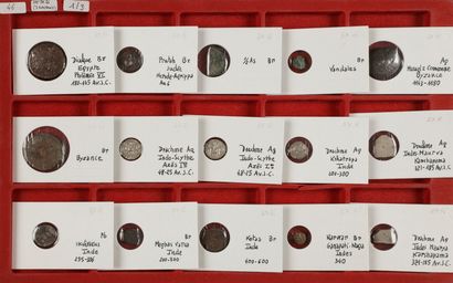 LOT de 44 monnaies, principalement en argent : GRECQUES (1), JUDEE (1), ROMAINE...