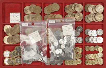 null LOT d’environ 267 monnaies de la Vème République : 56 de 10 francs en cupro-nickel-alu...