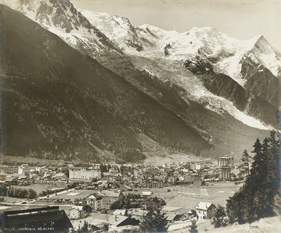 Georges II Tairraz (1900-1975) Chamonix et le massif du Mont Blanc. c. 1950. Epreuve...