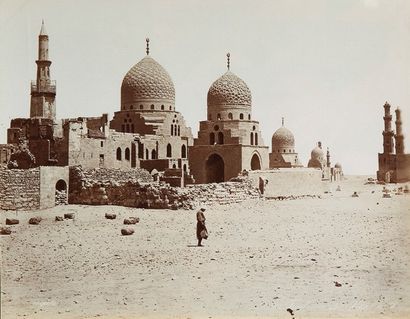 Zangaki Le Caire. Mosquées. Tombeaux des Califes. Tombeaux des Mamelouks. Panorama....