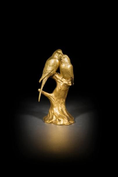 null Georges. Gardet (1863-1939)
Deux perruches inséparables
Bronze à patine dorée
Signé...