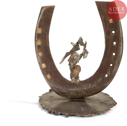 null Albert FÉRAUD (1921-2008)
Composition au fer à cheval
Sculpture en acier soudé.
Signée...