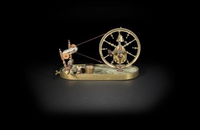 null Rouet en bronze doré, avec sa roue, sa clochette et ses éléments de bois tourné,...