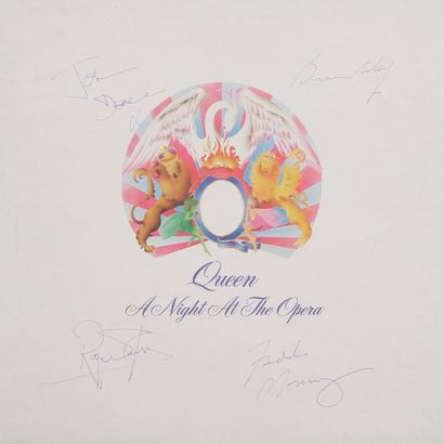 null QUEEN
Pochette signée par Freddie Mercury et le groupe. Inclus certificat d’authenticité....