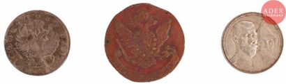 null Lot de 3 monnaies :
Cinq kopeks 1765 en bronze. Monnaie de Moscou
Un rouble...