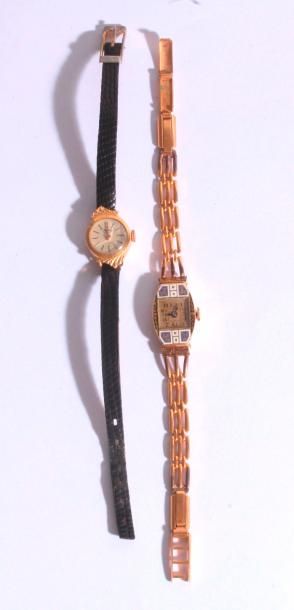 null Lot de deux montres de dame en or 18K (750): la première à cadran rond, bracelet...