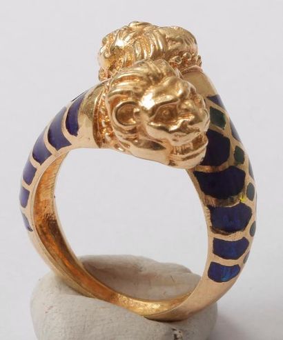 null Bague en or 18K (750), les extrémités sculptées en têtes de chimères affrontées,...