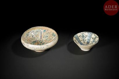 null Deux coupes en céramique, Iran, Kachan et dit de Sultanabad, XIIIe et XIVe siècle
En...