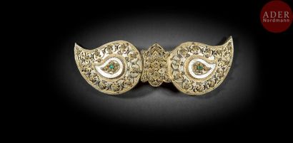 null Boucles de ceinture en forme de boteh, Empire ottoman, XIXe siècle
Fermoir et...