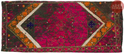 null Trois textiles, Asie centrale et Anatolie, XXe siècle
- Petite sacoche turkmène,...