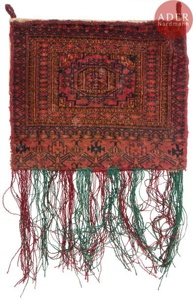 null Trois textiles, Asie centrale et Anatolie, XXe siècle
- Petite sacoche turkmène,...