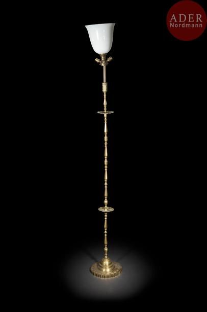 null Grand lampadaire, en bronze, Empire ottoman, fin XIXe siècle
Grand fût, en plusieurs...
