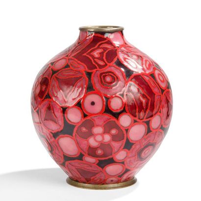 null Jules SARLANDIE (1874-1936) Limoges

Fleurs stylisées
Vase balustre à petit...