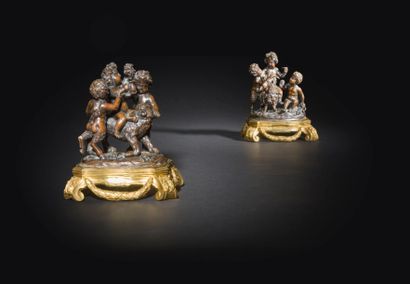 null Paire de groupes en bronze à patine brune dans le goût de Jacques Sarazin (1592-1660)...
