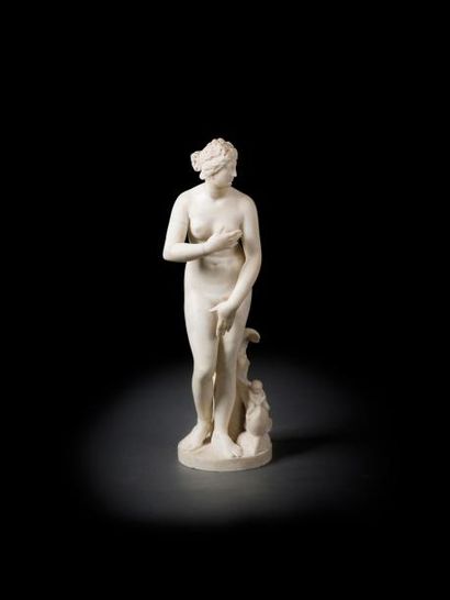 null Figure en marbre blanc représentant la Vénus pudique, reposant sur une base...