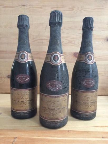 null 3 B CHAMPAGNE BRUT Rosé (e.t; clm.s; coiffes sales), Veuve-Cliquot Ponsardin,...