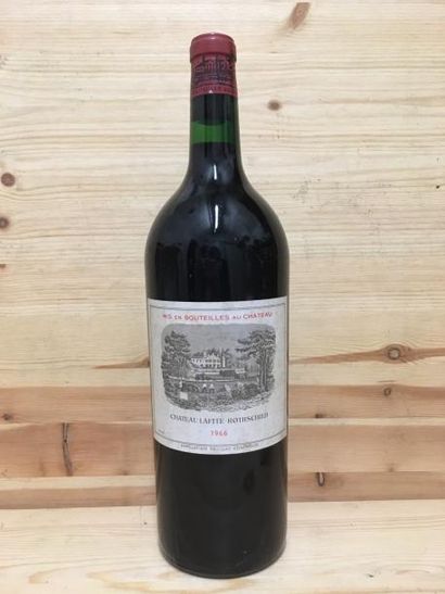 null 1 Mag CHÂTEAU LAFITE ROTHSCHILD (e.t. légères), GCC1 Pauillac, 1966