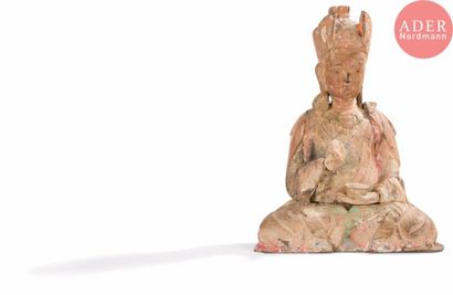 null TIBET
Statuette de lama en bois sculpté à traces de polychromie, assis en padmasana,...