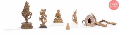 null TIBET - XIXe siècle
Ensemble comprenant quatre petites statuettes en bronze...