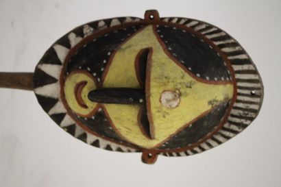 null Masque Abelam /Wosera Maprik PNG Bois polychrome,décor peinture rituelle épaisse.Tache...