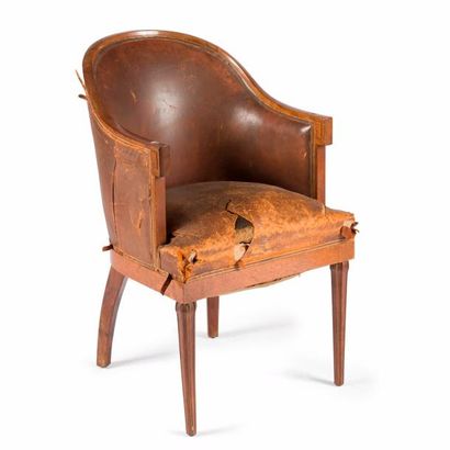 null Dans le goût de Maurice DUFRÈNE (1876-1955)
Fauteuil de bureau à dossier gondole...