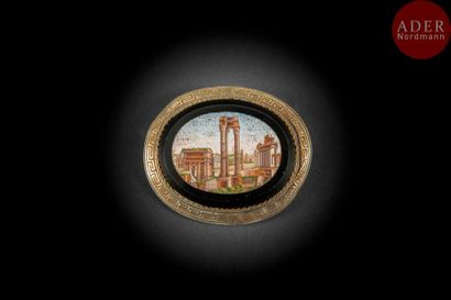 null Vue du Forum à Rome
Fine micro-mosaïque, probablement Rome, XIXe siècle, ovale...