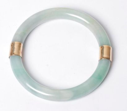 null Bracelet jonc en jade vert translucide, monté en or 18K (750‰).