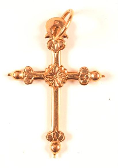 null Pendentif croix Jeannette en or 18K (750 ‰) gravée de fleurs. Travail français...