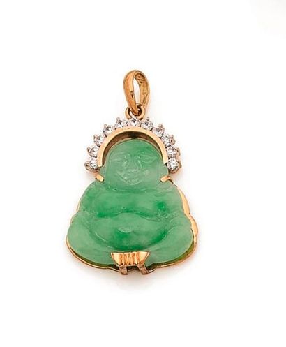 null Pendentif en or 14K (585 ‰), orné d’un jade figurant Bouddha surmonté de diamants...