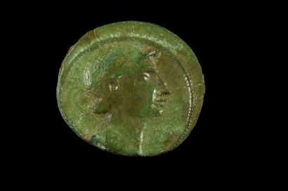 null ROME.
LOT de 16 monnaies : 14 romaines en bronze (1 de la République et 13 de...