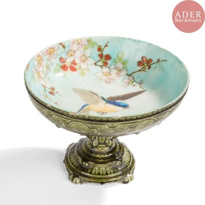 null Théodore DECK (1823-1891)
Mésange à tête bleue
Coupe sur piédouche. Épreuve...