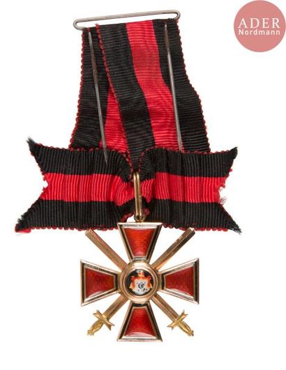 null Croix de l’ordre de Saint Vladimir, 4e classe avec glaives et nœuds. Après 1910.
Or...