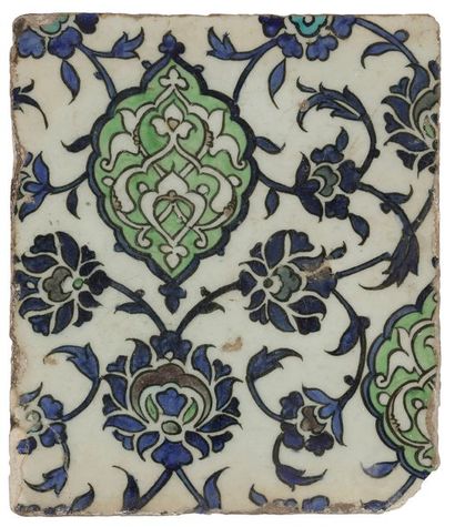 null Trois carreaux de revêtement en céramique ottomane à décor de mandorles, Syrie,...