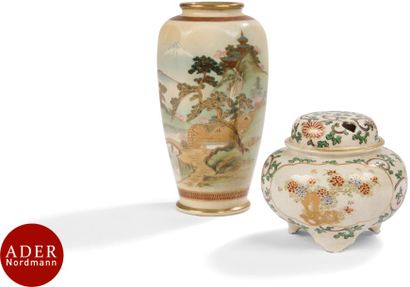 null JAPON, Fours de Satsuma - XXe siècle
Ensemble comprenant un vase à facettes...