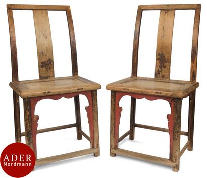 null CHINE - Début XXe siècle
Deux chaises en bois anciennement laquées, le dossier...