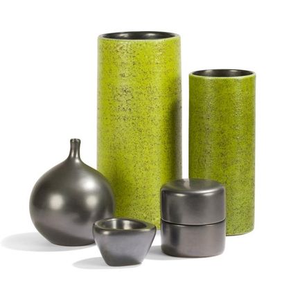null GEORGES JOUVE (1910-1964)

Cylindre, le modèle conçu vers [1955]
Vase rouleau.
Épreuve...