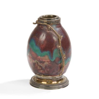 null PIERRE-ADRIEN DALPAYRAT (1844-1910)

Précieux vase ovoïde monté argent.
Épreuve...