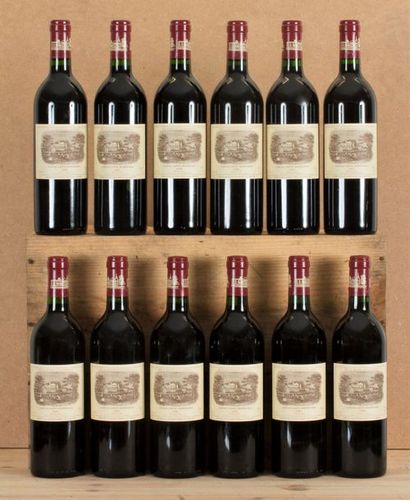 null 12 B CHÂTEAU LAFITE ROTHSCHILD (Caisse Bois) état parfait, GCC1 Pauillac, 1...