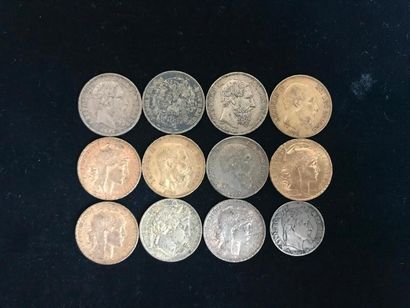 null Lot de 12 pièces en or : - 11 pièces de 20 Francs en or : 4 Type Coq 1 Type...