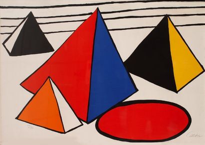 Alexander Calder (1898-1976) [Quatre pyramides et un arc de cercle rouge]. Vers 1970....