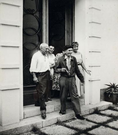 ROBERT JULIA Picasso à Céret, 1954 Tirage au gélatino-bromure d'argent d'époque....