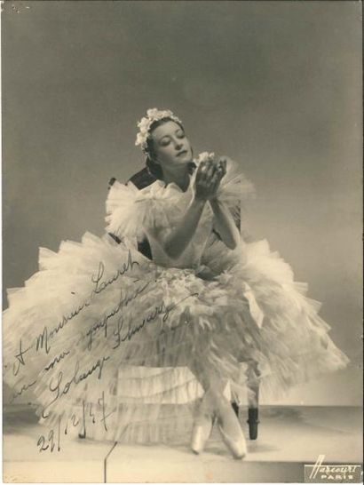null Solange SCHWARZ (1910-2000) Photographie avec dédicace as, 1947 ; noir et blanc,...
