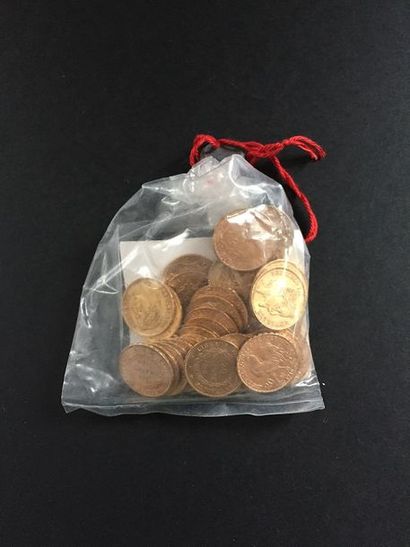 null 40 pièces de 20 Francs en or dans un sachet scellé (11.03.1988) et numéroté...